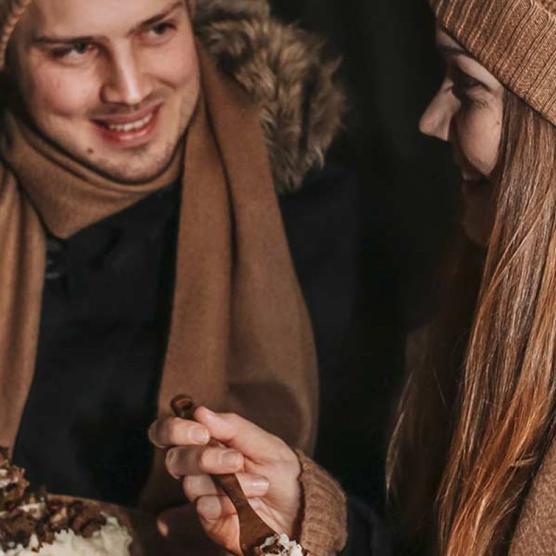 Essen in der Kote